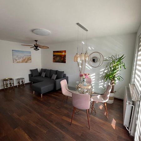 Apartament Przy Uzdrowisku. Kamien Pomorski Luaran gambar