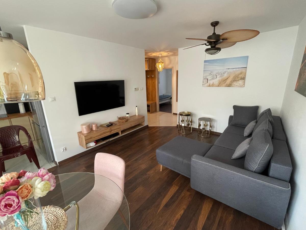 Apartament Przy Uzdrowisku. Kamien Pomorski Luaran gambar